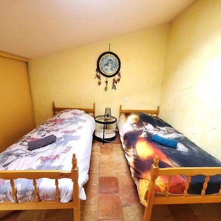 Agreable Maison De Ville Avec Patio Sigean Bagian luar foto